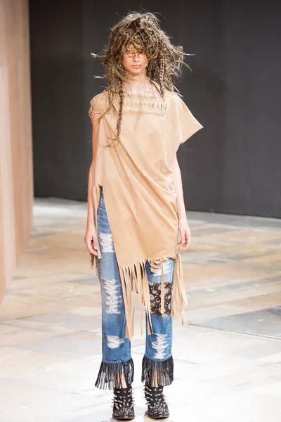 Look 30